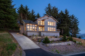 Seawatch Retreat offer wide-ranging views of Haystack Rock and the Pacific Ocean